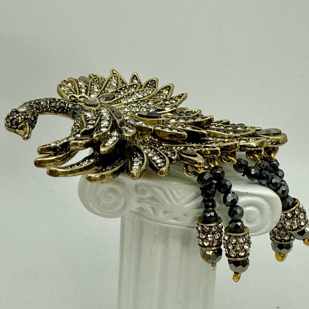 Heidi Daus “Graceful Beauty” Swan Brooch – Crystal Pave Statement Pin – Dangle - Picture 9 of 16